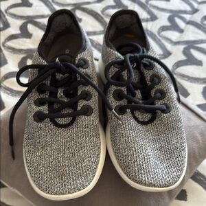 Allbirds Gray and Black Sneakers Knit Upper Athletic Style